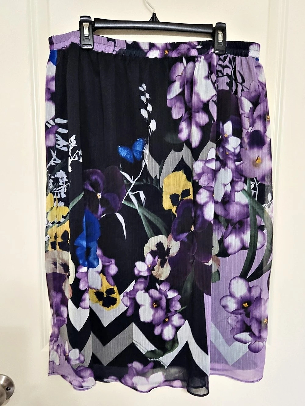 cj banks Floral Midi Skirt in Purple & Black Size 1X Like New